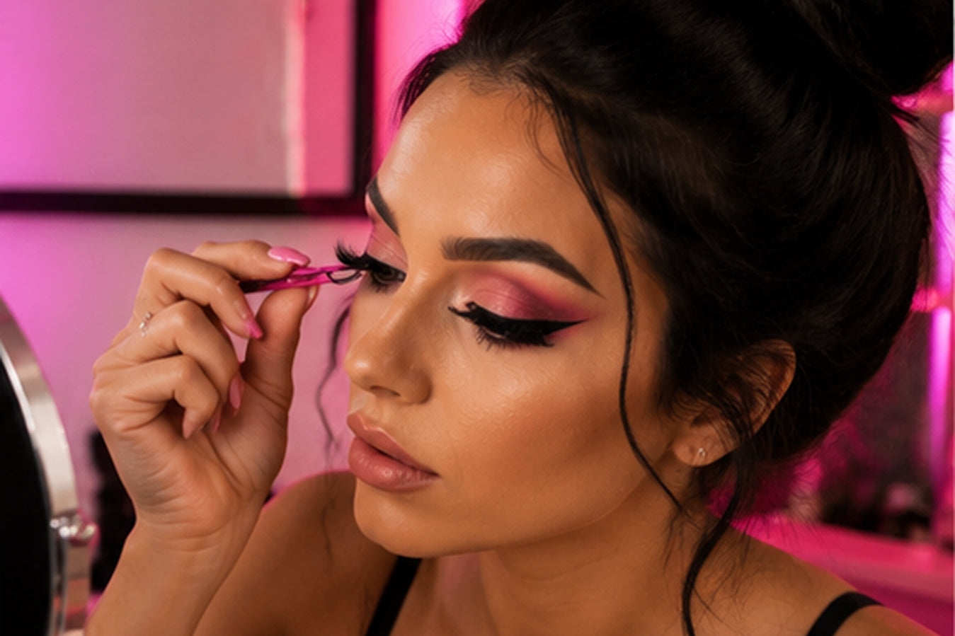 How to Apply No-Glue False Eyelashes Correctly + Key Benefits